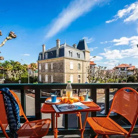 London Avenue Keyweek Center With Balcony And Parking